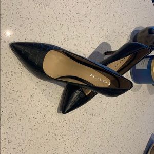 Size 10, dark blue Coach alligator print.